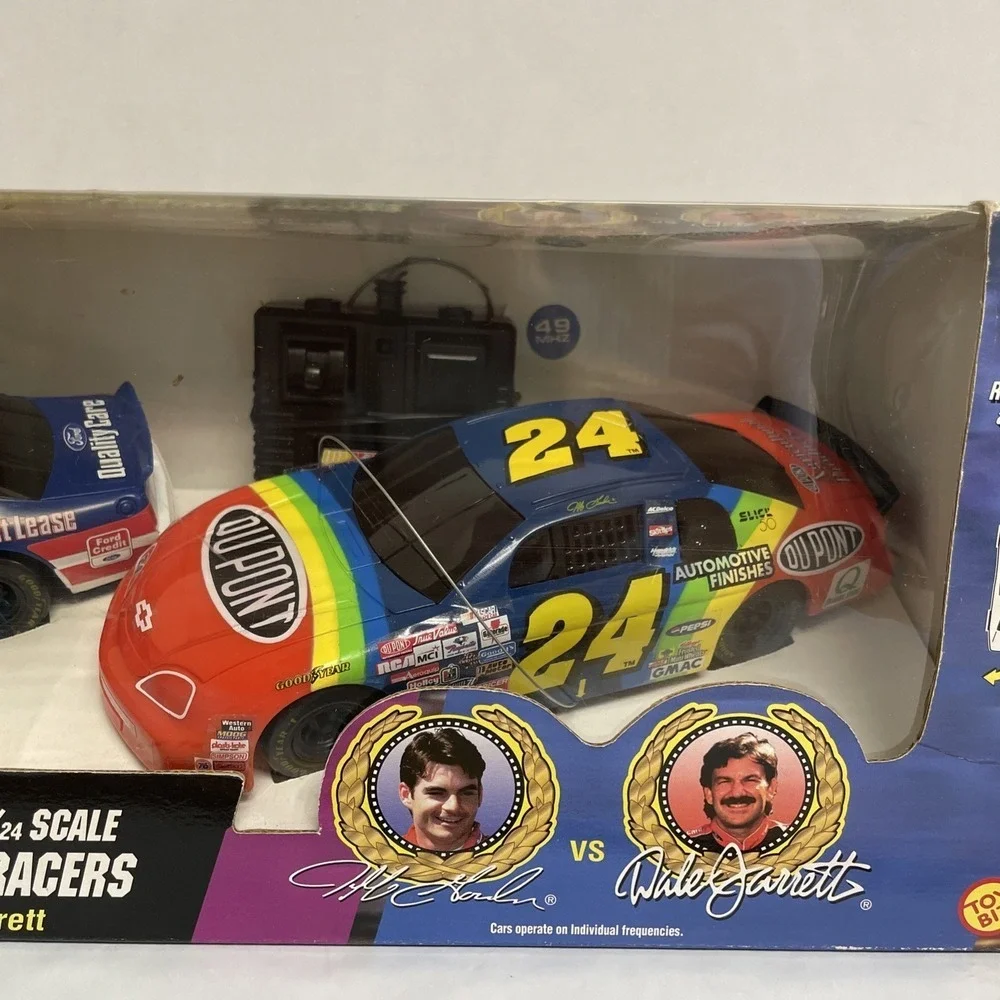 Vintage 1997 NASCAR Toy Biz 1/24 RC Racers Jeff Gordon vs Dale Jarrett 57090